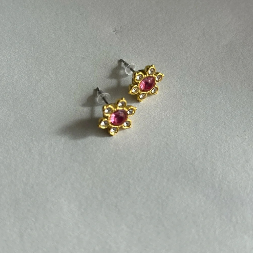 3/$20 Beautiful Pink Crystal Gold Tone Flower Floral Stud Earrings - Picture 2 of 3